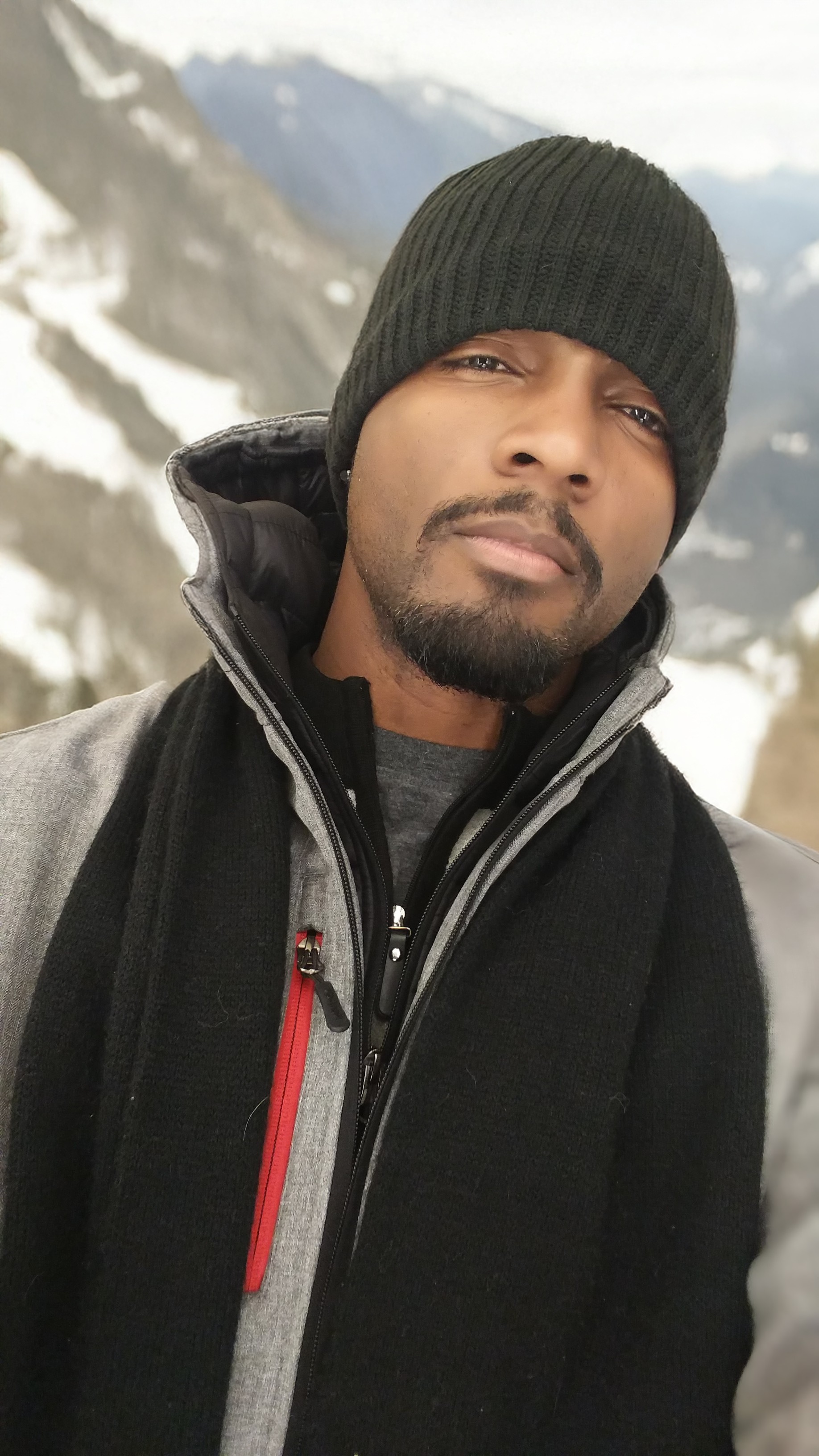 artist Jeremy Rogers bio photo